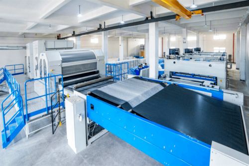 水泥廠的福利 兩臺歐洲 重量級 設(shè)備正式列裝